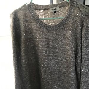 Sparkly sweater with bows